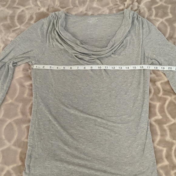 Soft gray cowl bateau neck long sleeve t-shirt - Picture 5 of 7